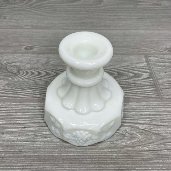 Singe westmoreland milk glass grape candle stick - Picture 2 of 7